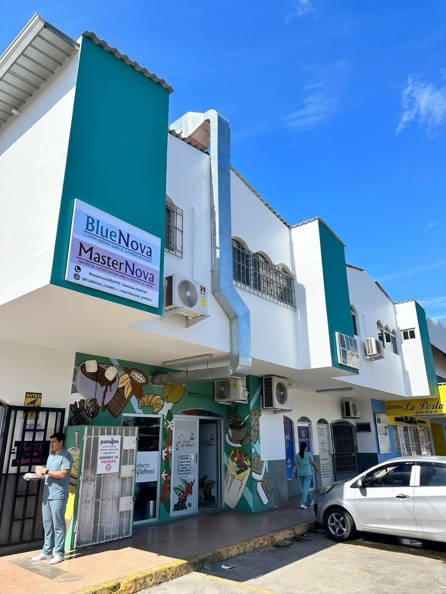 Fachada de la sede MasterNova en David, Chiriquí.